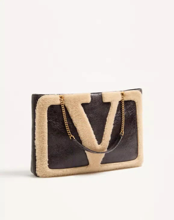 Valentino Garavani Viva Superstar Medium Shopping Bag In Shearling.